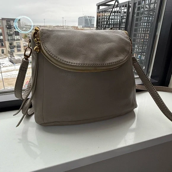 HOBO Fern Foldover Messenger bag in Pebbled Leather Taupe - Picture 1 of 13